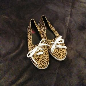 Ladies Leopard Tennies 6.5